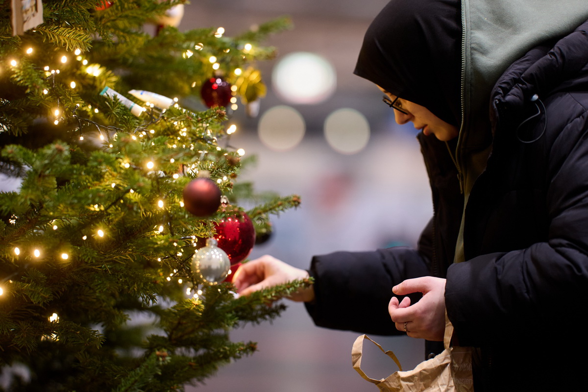Weihnachtszauber für Kinder in der ASB-Flüchtlingsunterkunft: