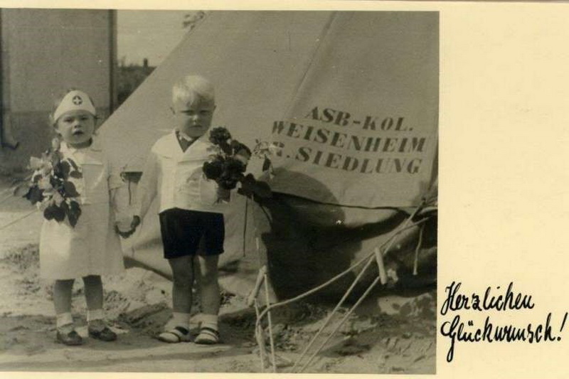 Geschichte des ASB-Kreisverbands „Glückwunschkarte“: Glückwunsch-Postkarte zum ersten Bundestag nach der Wiedergründung am 11. und 12. April 1952 in Hannover.