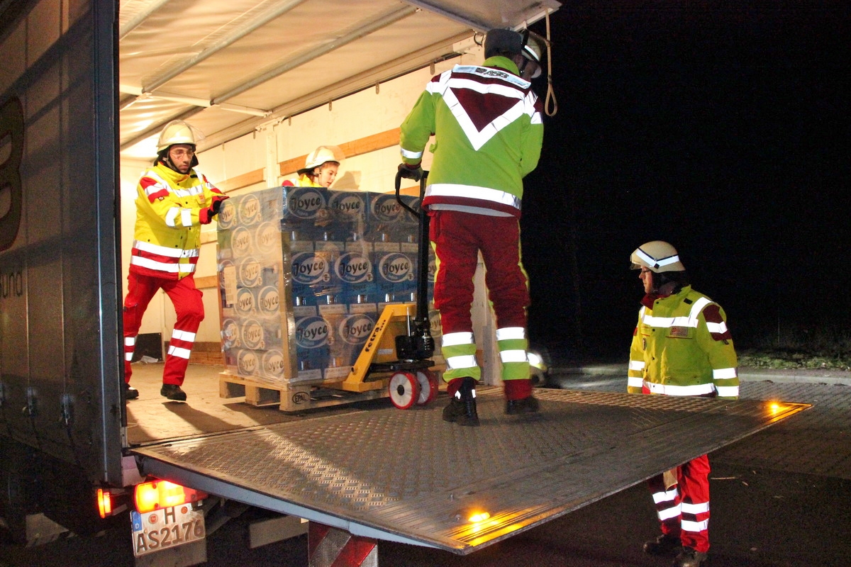 Zu einem ganz besonderen Einsatz wurden am Mittwochabend die Helfer des Arbeiter-Samariter-Bund Kreisverband Hannover-Land/Schaumburg (ASB) gerufen. Die Schwehrpunktfeuerwehr Barsinghausen war gemeinsam mit den Ortswehren Hohenbostel und Bantorf zu einer 