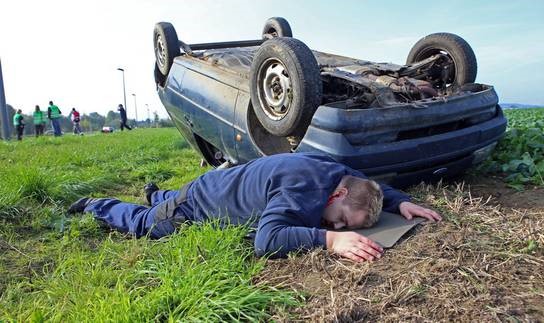 Mehr als 400 Ehrenamtliche aus ganz Niedersachsen simulieren bei einer Großübung den Ernstfall.