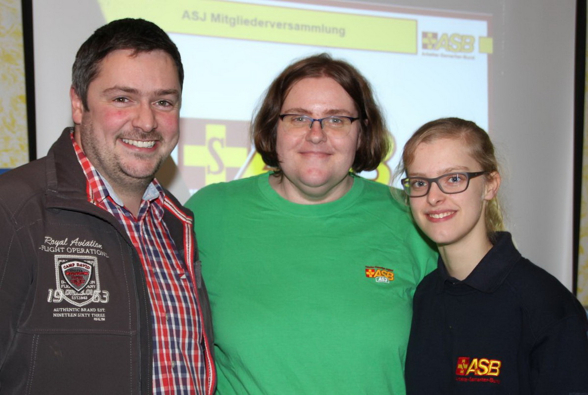 Nadine Brockhoff (Mitte), Sophie Schokolow und René Oltrogge bilden den neuen Vorstand der ASJ.